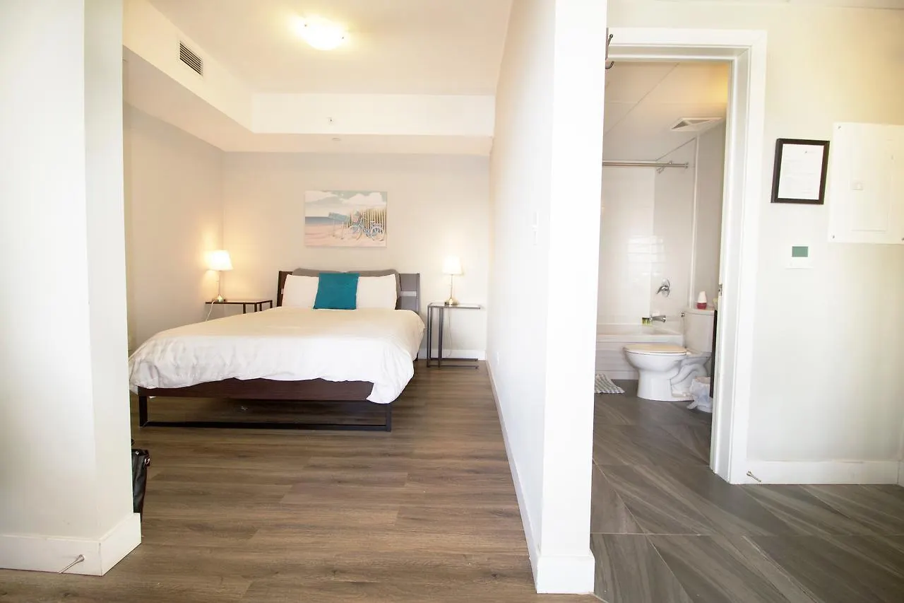 Living Suites Toronto - Queens Park شقة